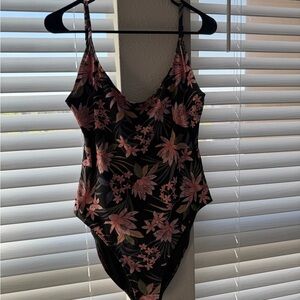 Floral One-Piece Swimsuit🖤